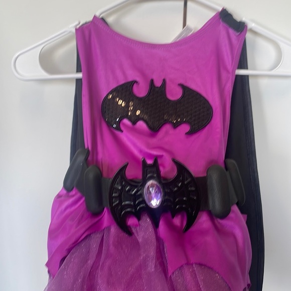 Toddler batgirl costume in pink / purple. Cape and belt  Halloween or comicon. - Picture 1 of 7